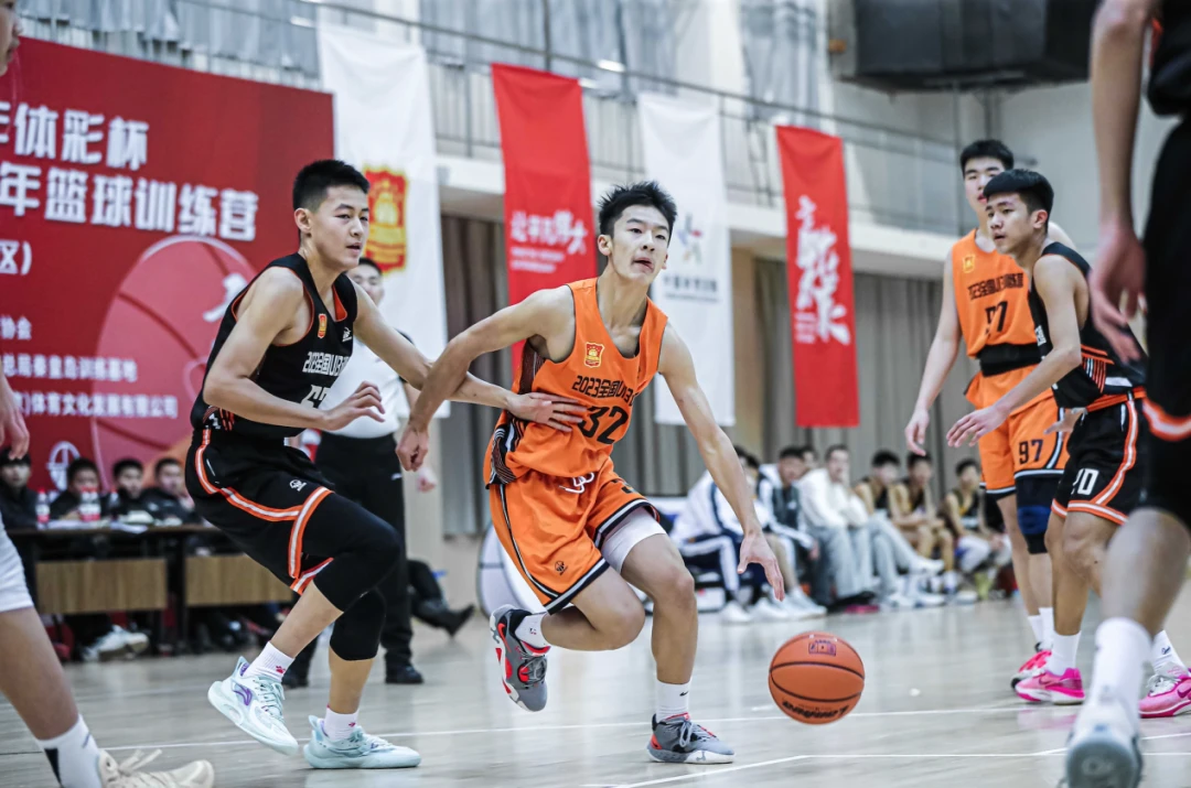为什么篮球教练要不断改进训练方法_2