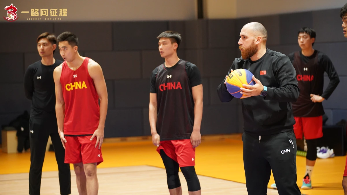 为什么篮球教练要不断改进训练方法_0